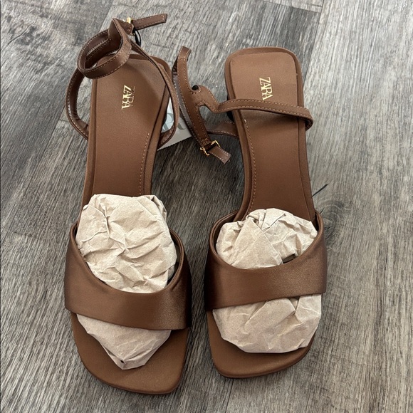 Zara Satin Finished Heel Sandal NWT - Picture 3 of 7
